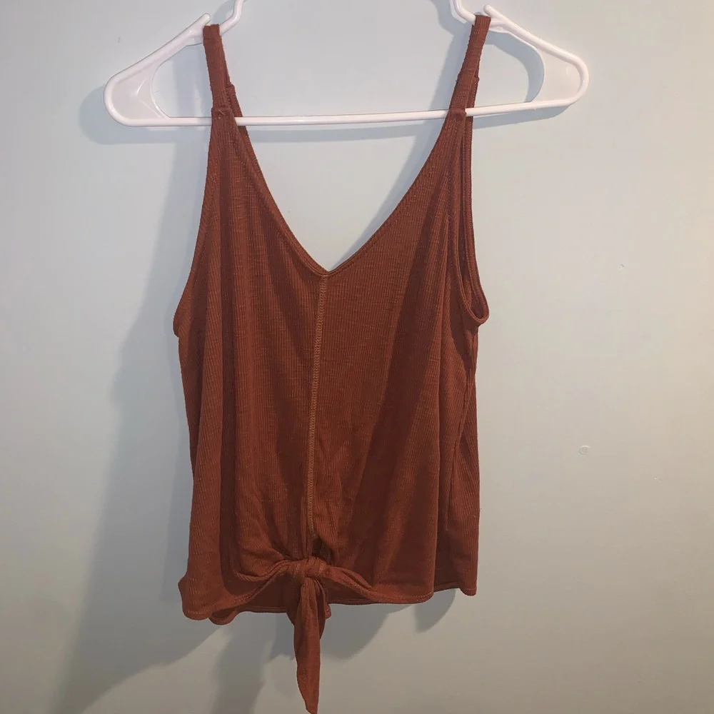 Day to Day Blu Pepper Rust Colored Front Tie Tank Top- Small - Picture 1 of 2